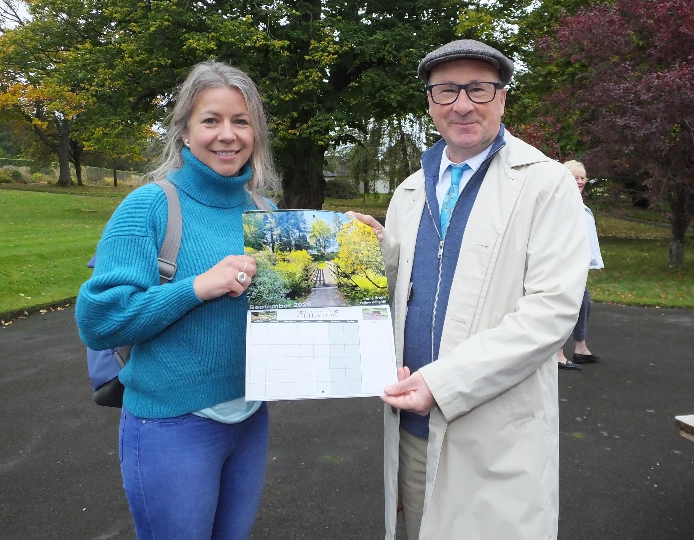 Judge with Lorna Brown with her Yellow delight entry