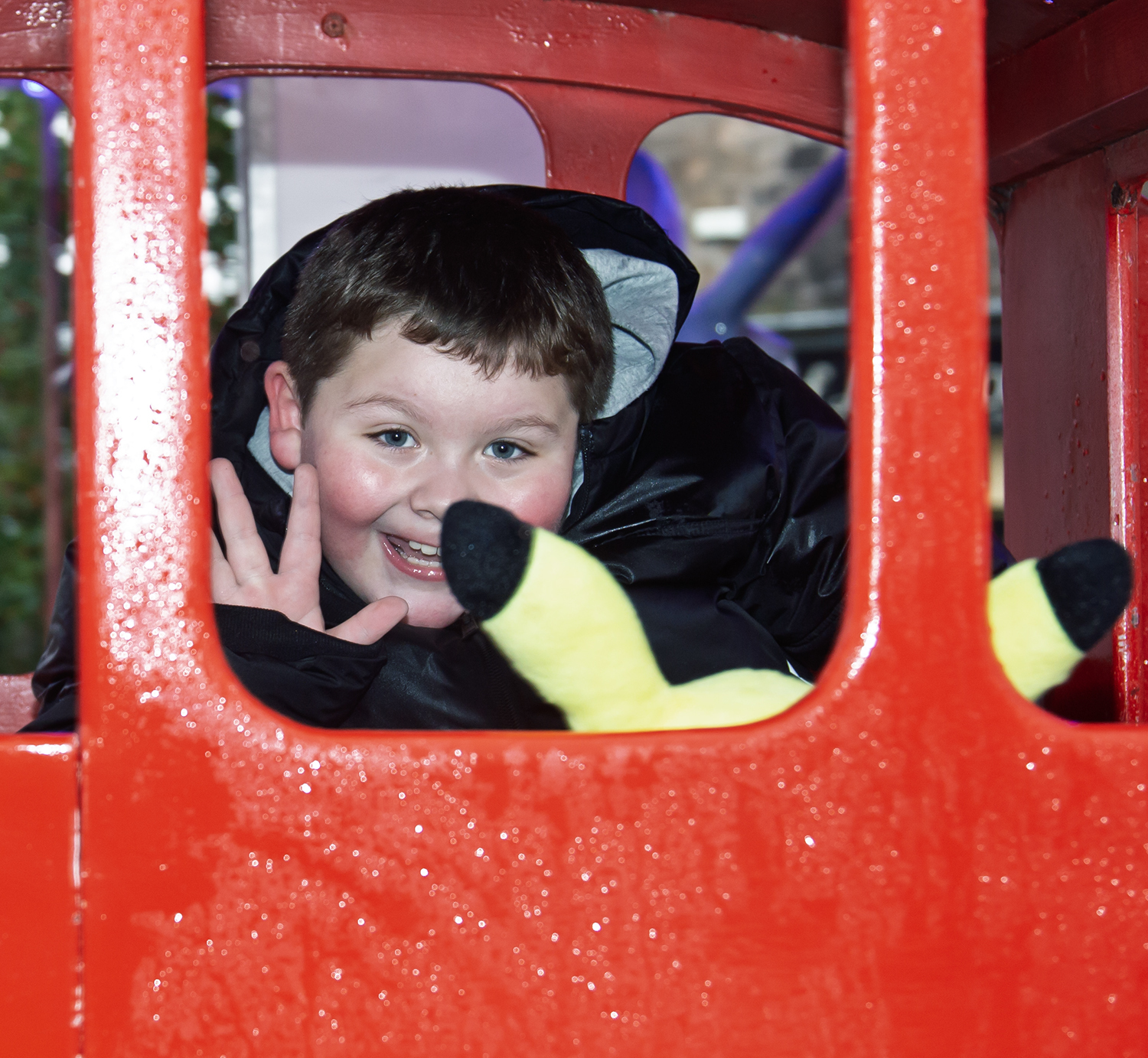 Storm Bert couldnt put entertainers or crowds turning out for Helensburghs Christmas lights switch-on