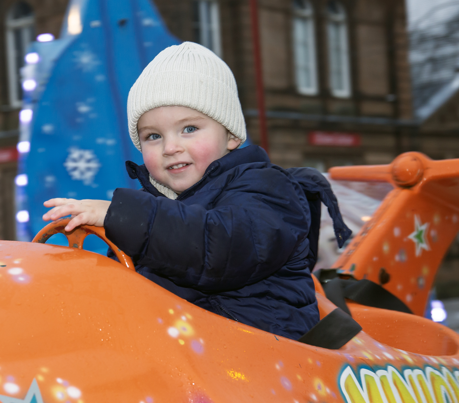 Storm Bert couldnt put entertainers or crowds turning out for Helensburghs Christmas lights switch-on