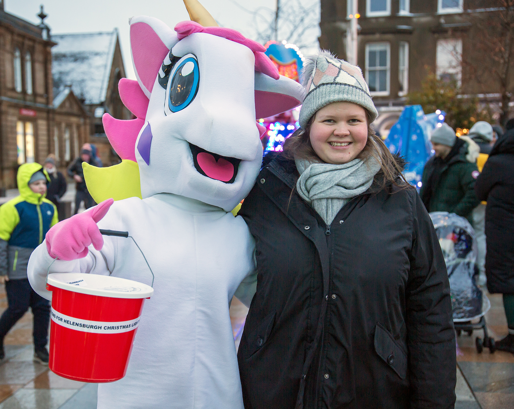 Storm Bert couldnt put entertainers or crowds turning out for Helensburghs Christmas lights switch-on