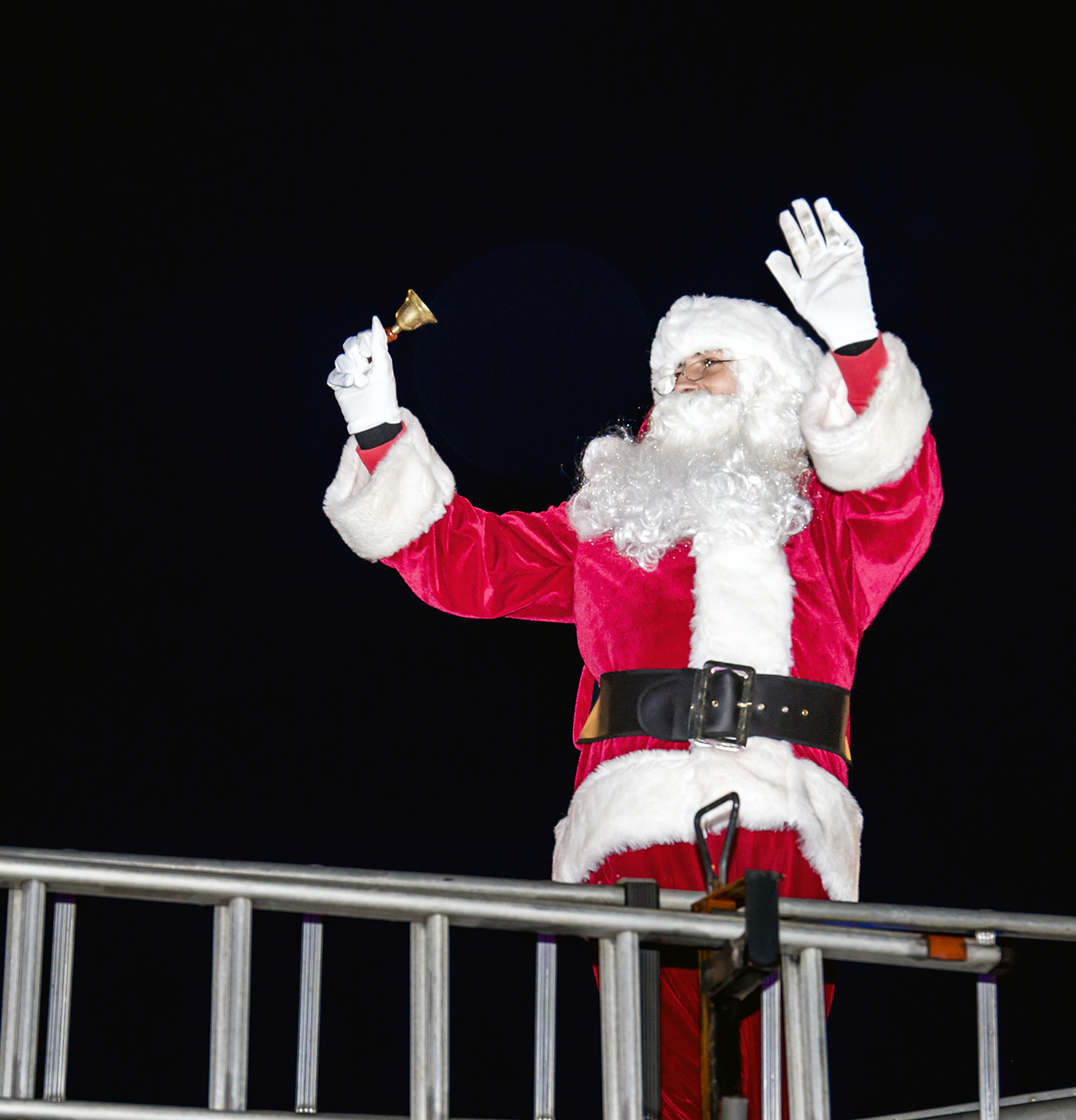 Storm Bert couldnt put entertainers or crowds turning out for Helensburghs Christmas lights switch-on