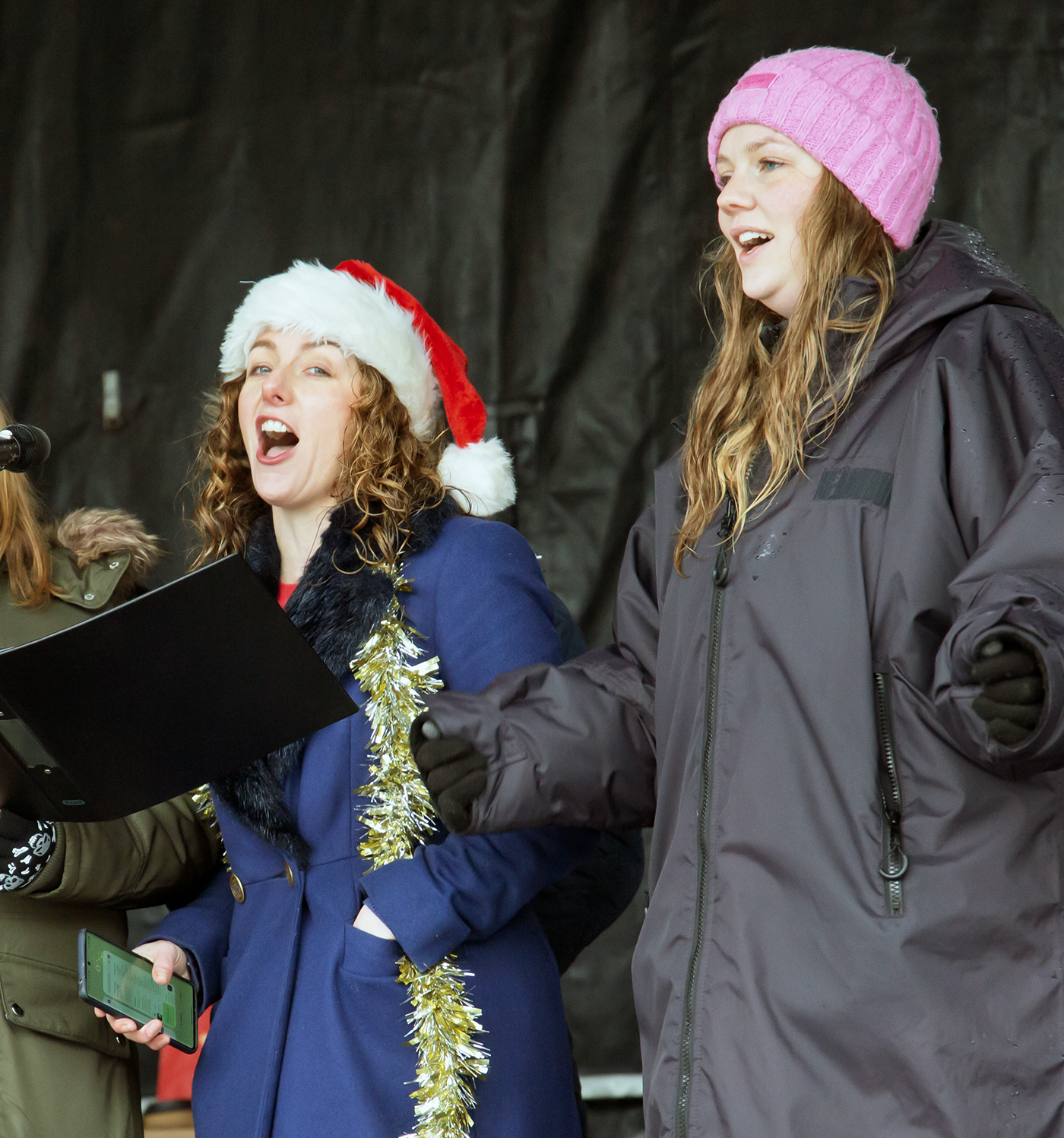 Storm Bert couldnt put entertainers or crowds turning out for Helensburghs Christmas lights switch-on