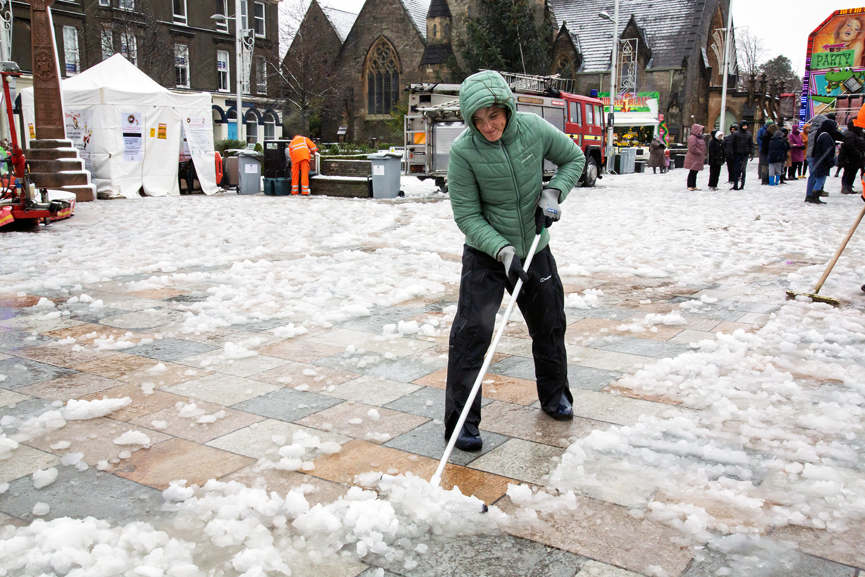 Storm Bert couldnt put entertainers or crowds turning out for Helensburghs Christmas lights switch-on